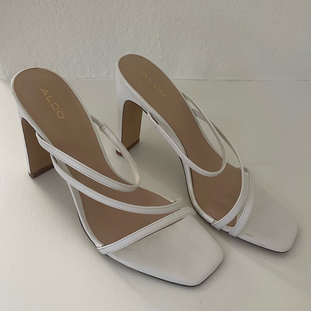 SZ 9 White Strappy Sandals